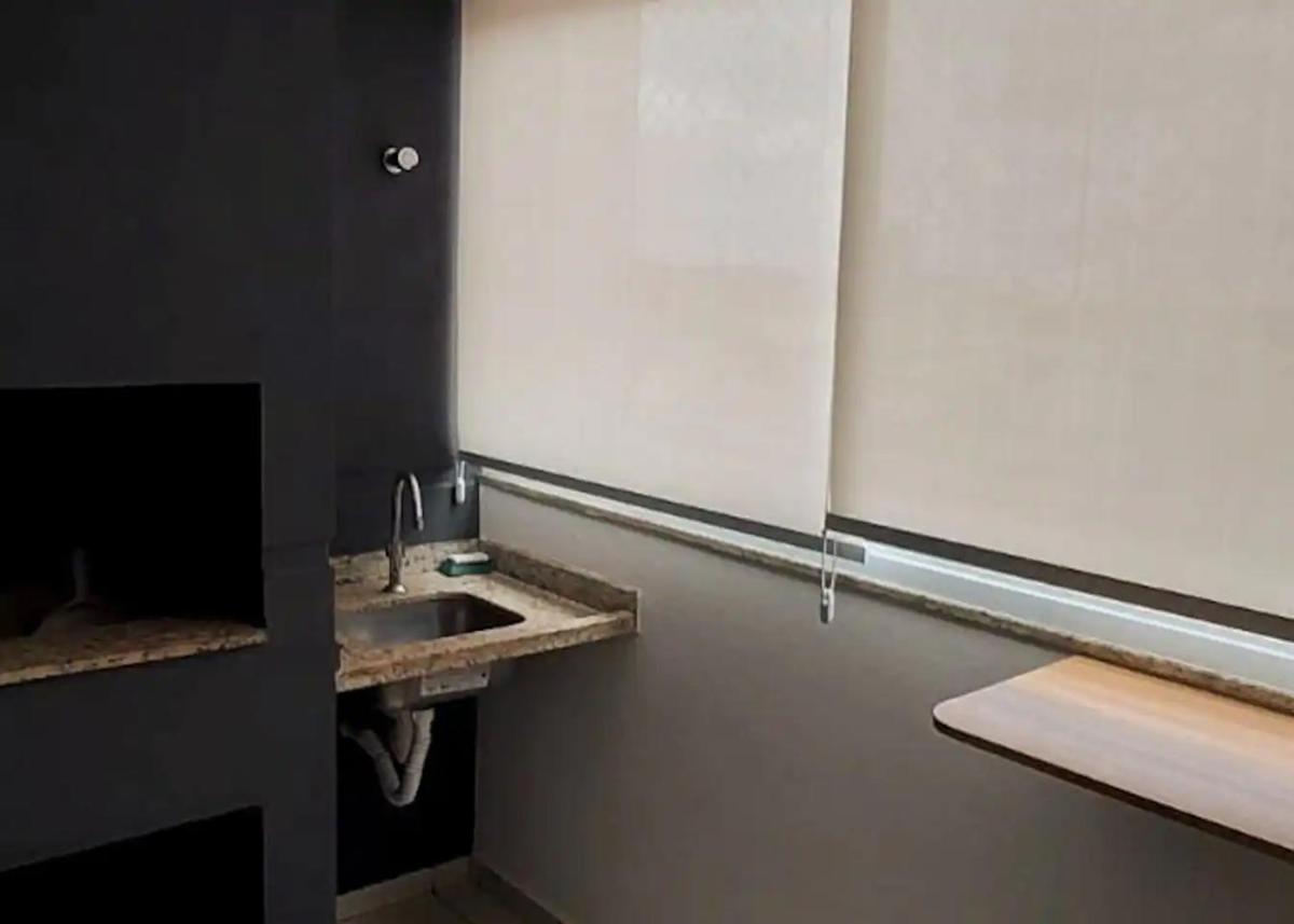 Apartamento para casal a poucos minutos da Unesp. - Housity
