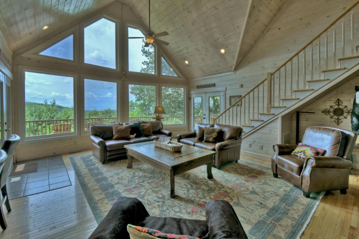 Champagne Chalet - Cuddleup - Housity