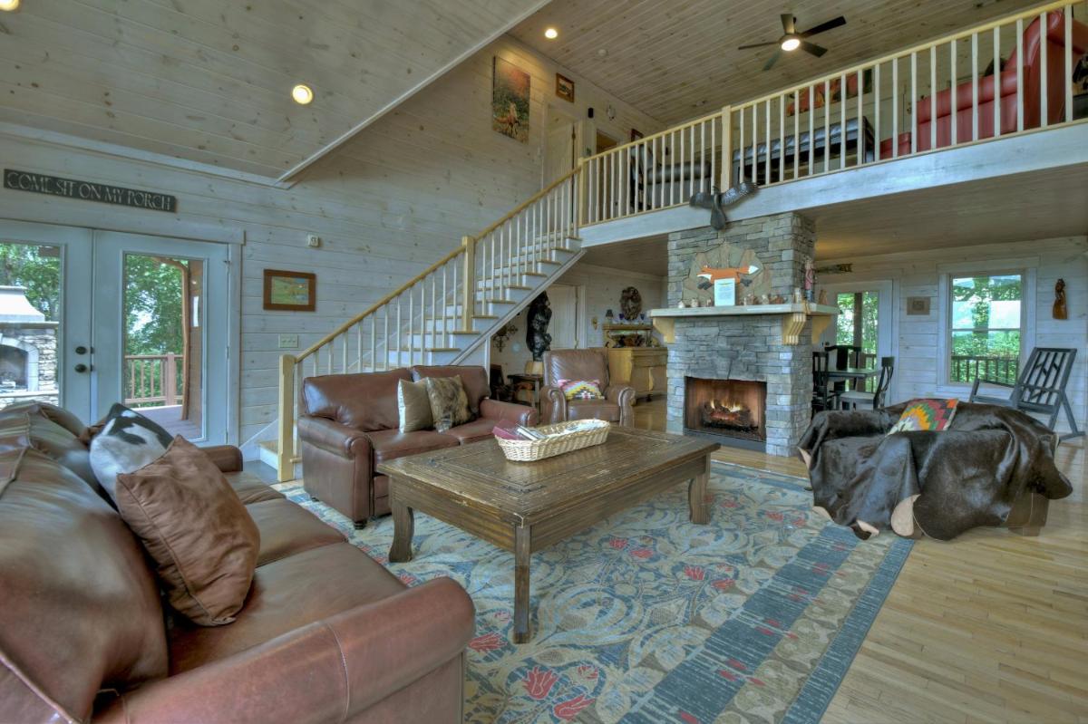 Champagne Chalet - Cuddleup - Housity