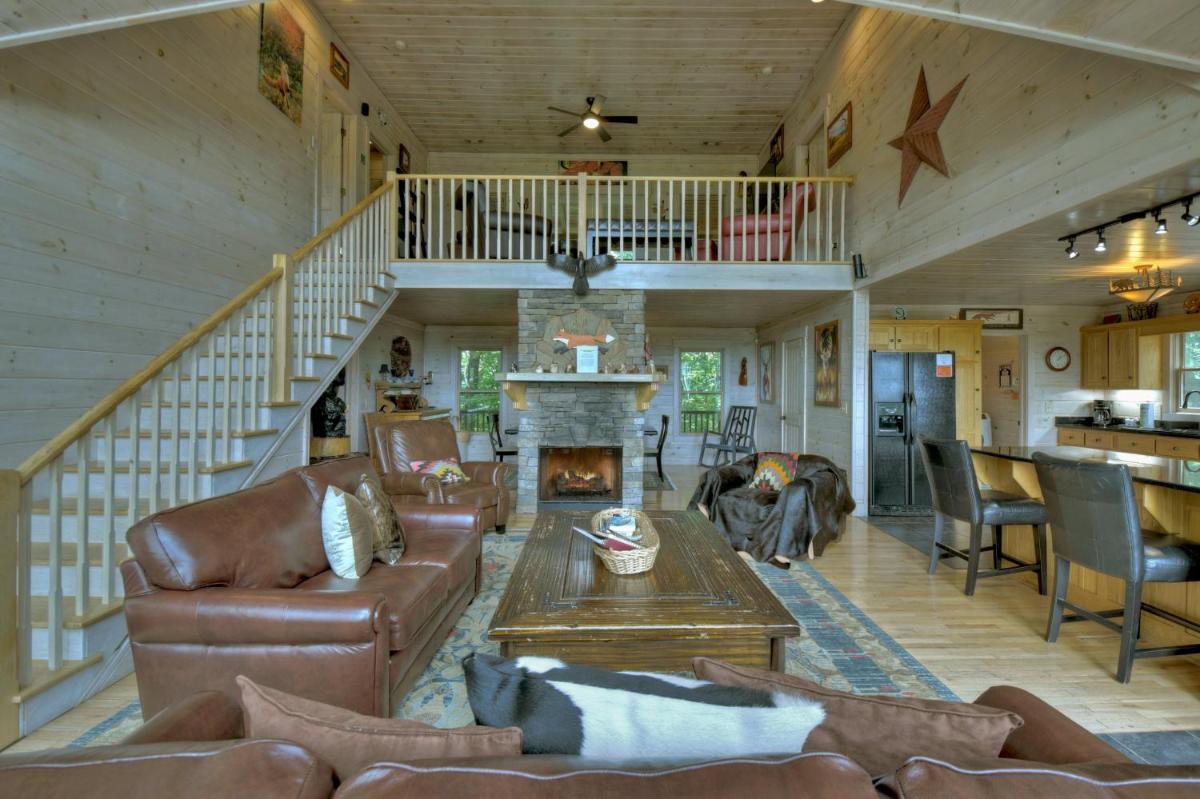 Champagne Chalet - Cuddleup - Housity