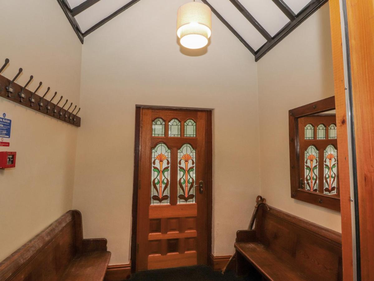 Old School Muncaster House - Housity