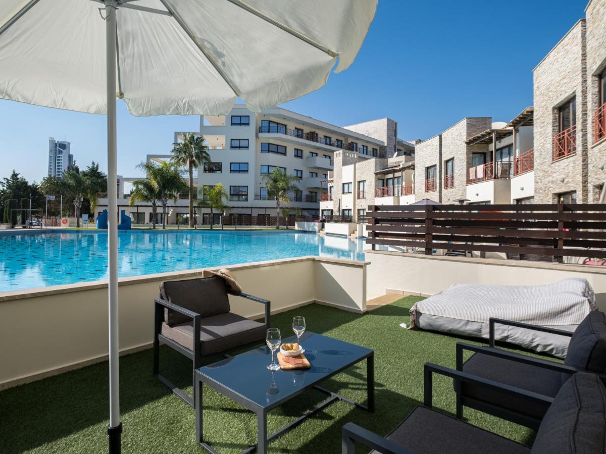 Sanders Aqua Park Resort - Precious 3-Bedroom Holiday Home With Shared Pool - Housity