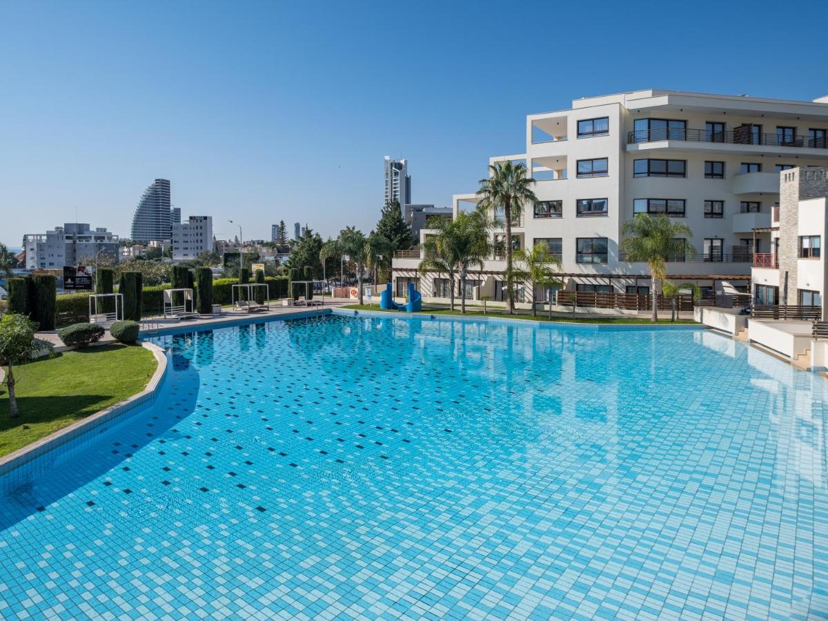 Sanders Aqua Park Resort - Precious 3-Bedroom Holiday Home With Shared Pool - Housity