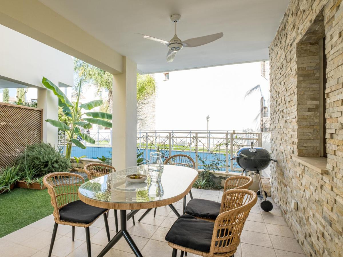 Sanders Aqua Park Resort - Precious 3-Bedroom Holiday Home With Shared Pool - Housity