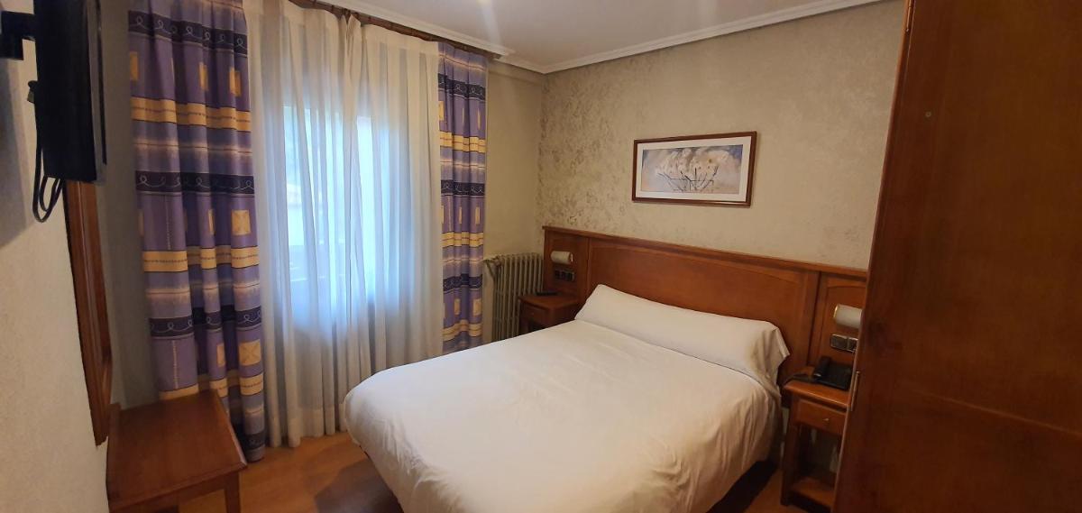 Hotel Gomar - Housity