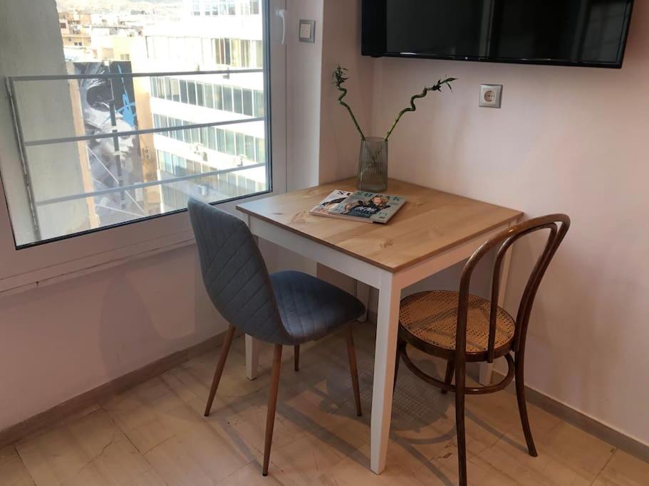 Royal Red suite No2 PIRAEUS PORT - Housity
