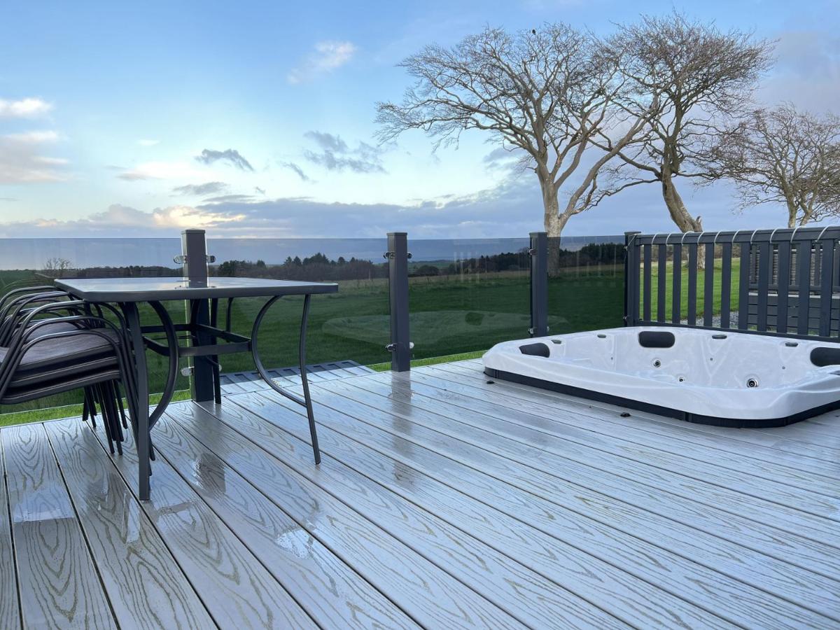Stewarts Resort Lodge 32 - Housity