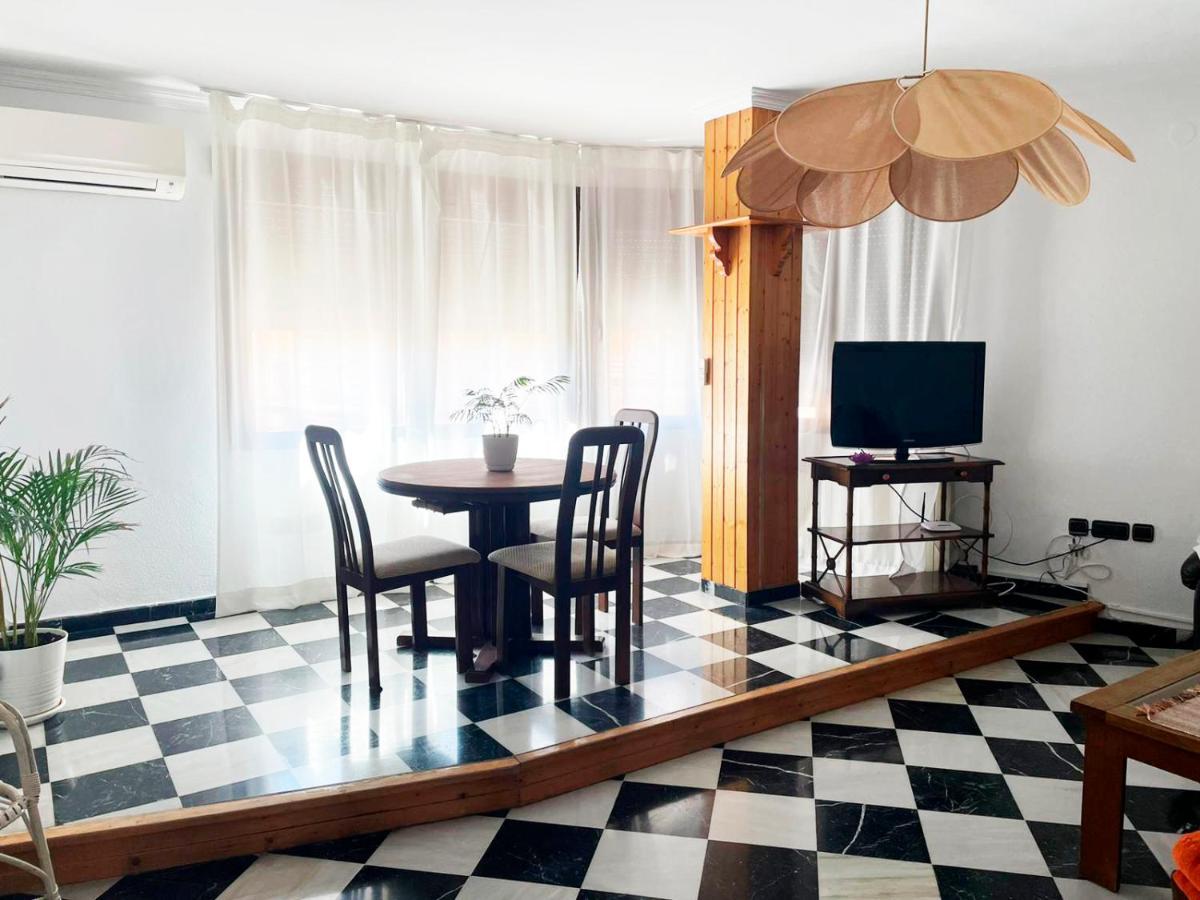 La Plaza Suites - Housity