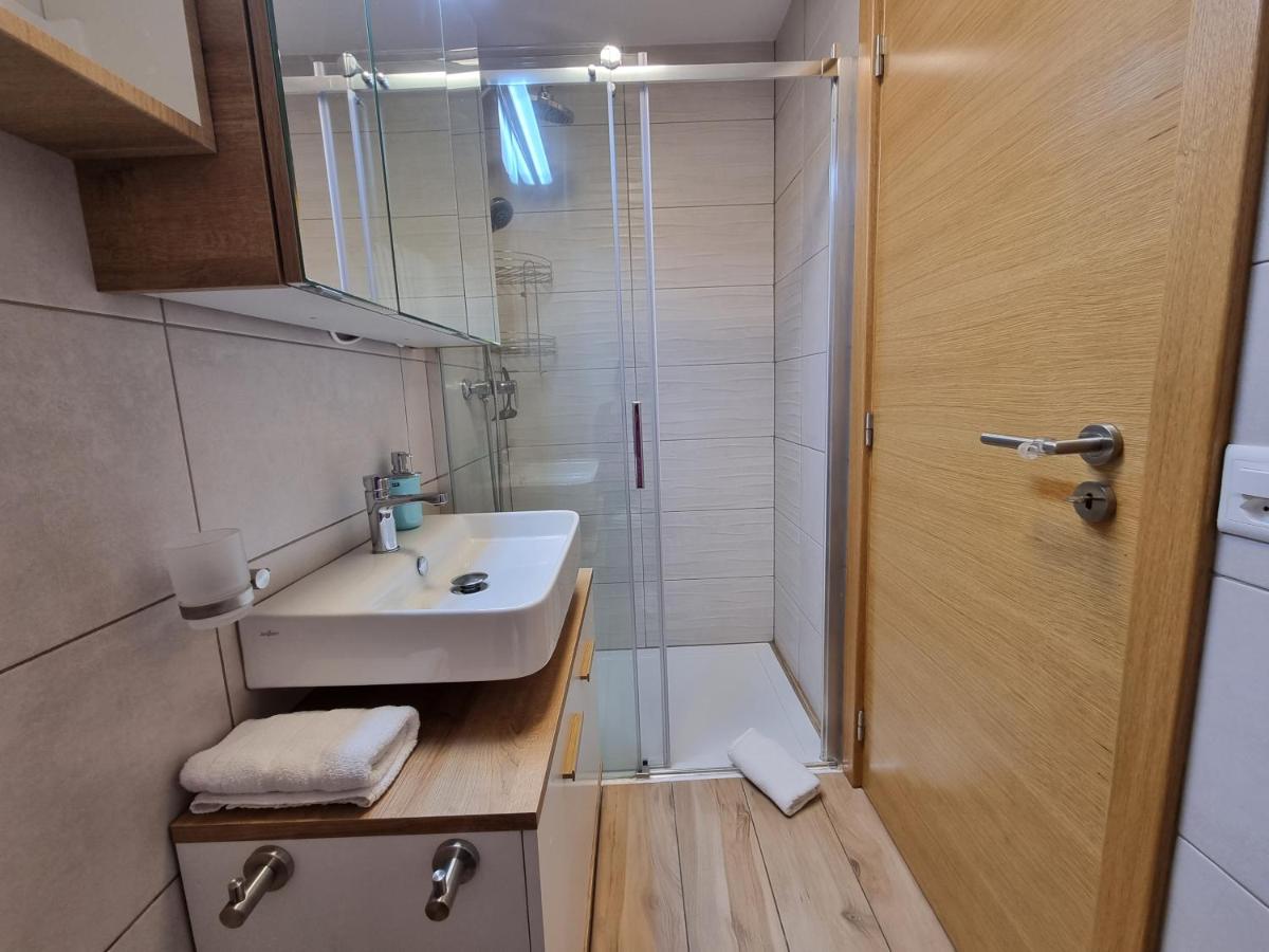 Studio Blackbird - Housity