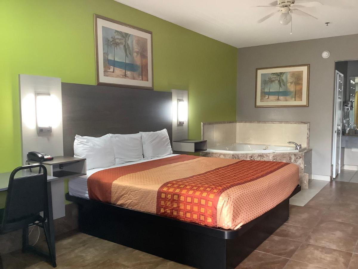 Texas Inn - Welasco/Mercedes - Housity