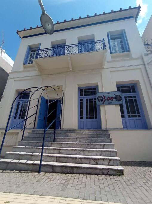 The -300 -a centrally located heritage home - Housity