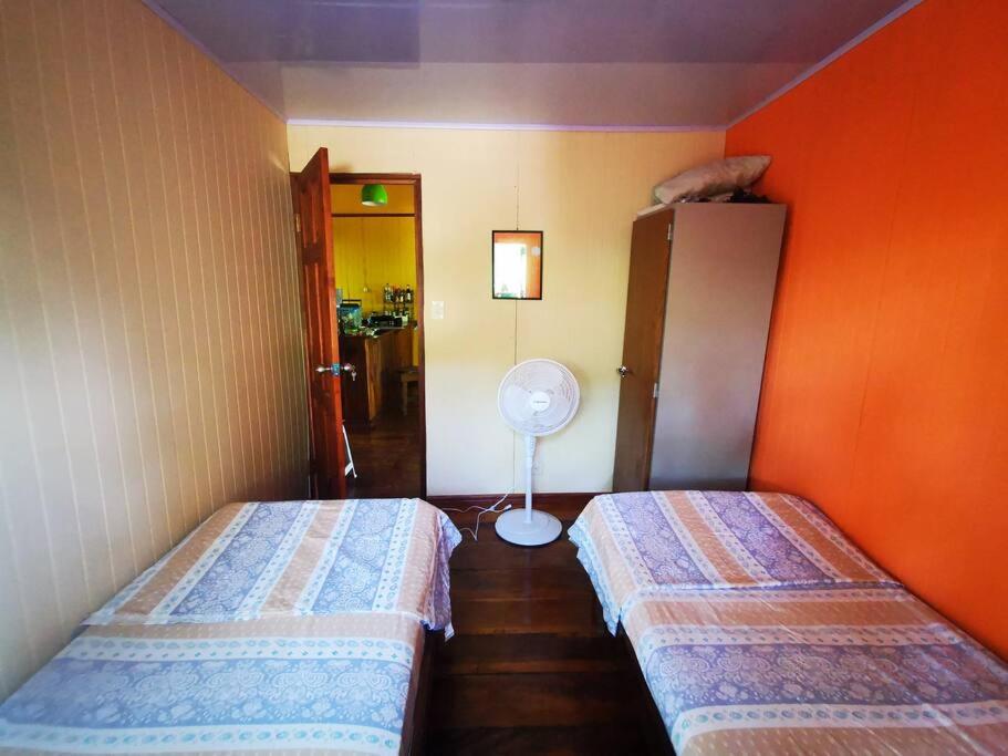 CASA VERO CAHUITA, A 100 M. DEL PARQUE NACIONAL - Housity