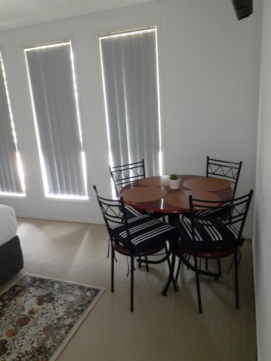 BLK Stays Guest House Deluxe Units Morayfield - Housity