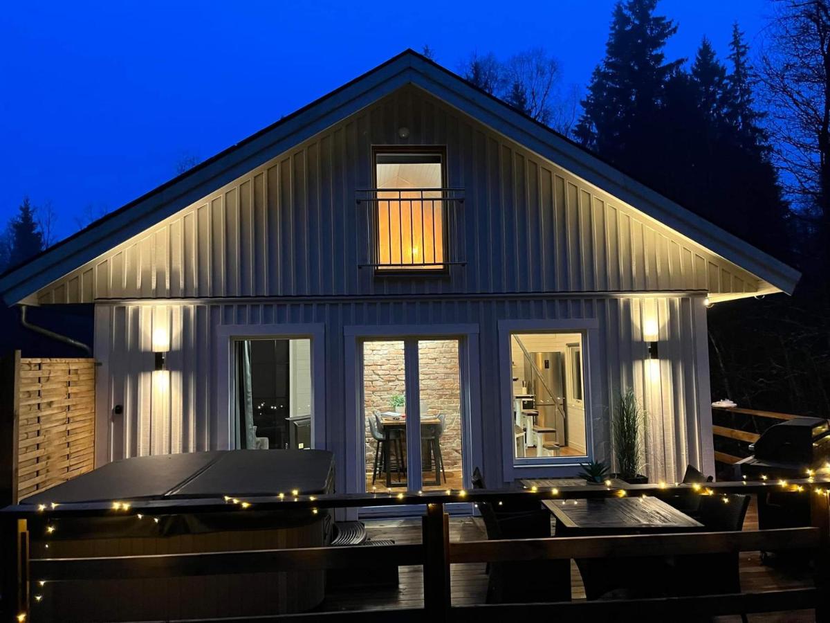 Pinebo Palace Guesthouse - Housity