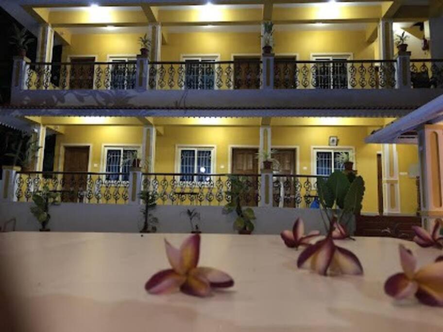 7BHK Villa De Flora with Large Pvt Pool @Calangute - Housity