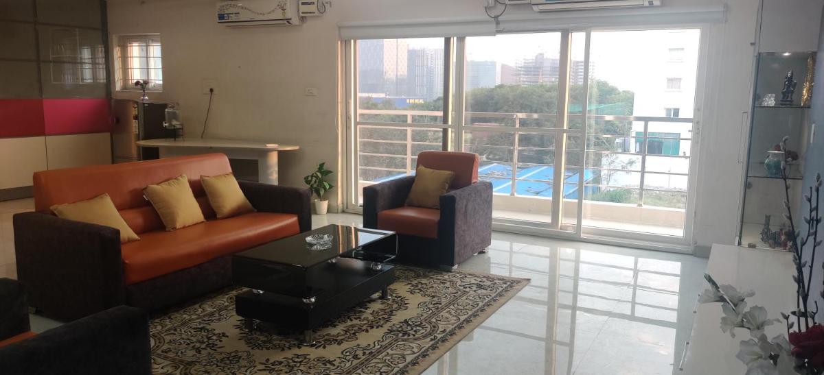 Suitetrails - Mahim Executive room with free wifi and parking