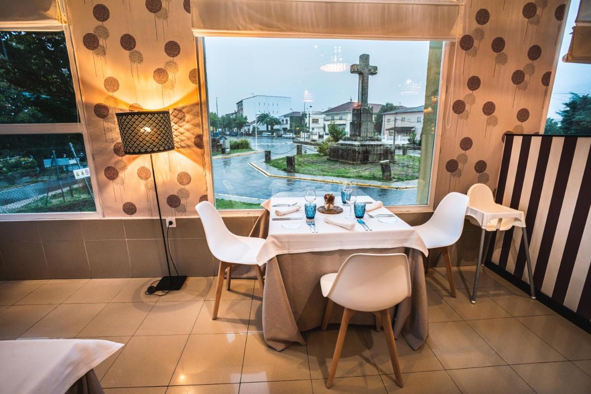 Un restaurante o sitio para comer en Hotel Spa Sinagoga