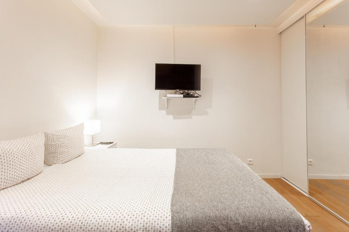 Victor Hugo Flat - Housity