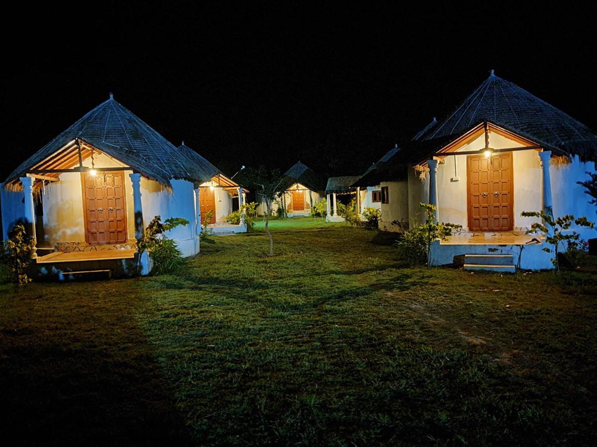 MODHERA SUNRISE RESORT - Tents Bhungas Jungle Restaurants & Candlelight Dining - Housity