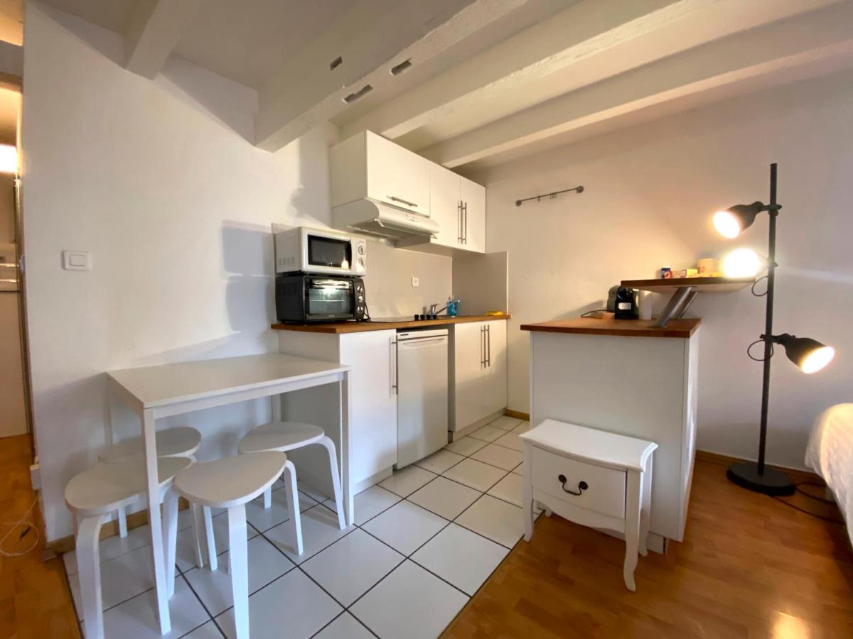 Appartement Place les Halles Parking - Housity