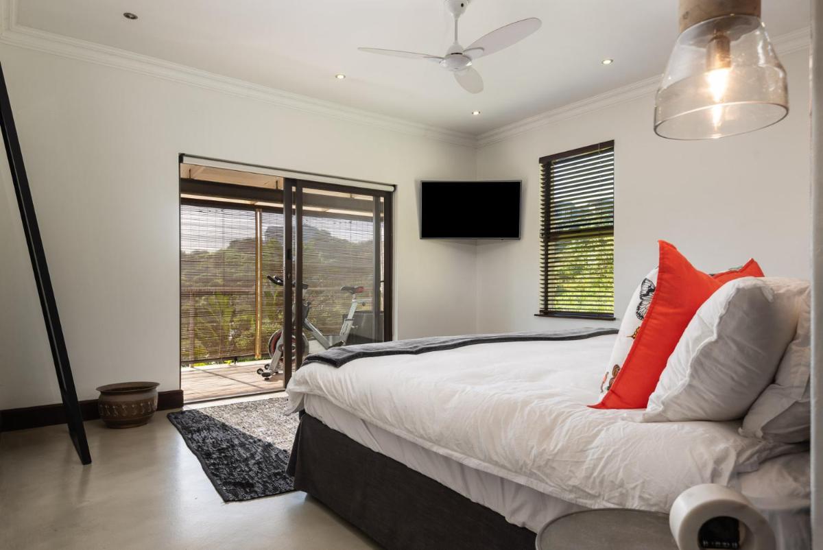 Suitetrails - 22 Tamboti Drive, Simbithi Estate - 4 bedroom house, facing green belt on Eco-Estate, No Load Shedding