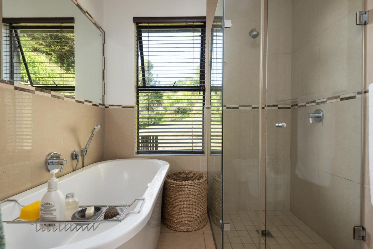 Suitetrails - 22 Tamboti Drive, Simbithi Estate - 4 bedroom house, facing green belt on Eco-Estate, No Load Shedding
