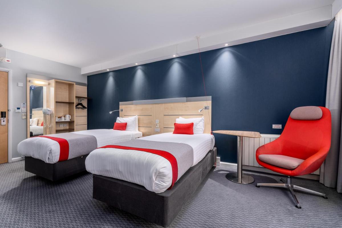 Holiday Inn Express Burnley M65 Jct 10, an IHG Hotel - Housity