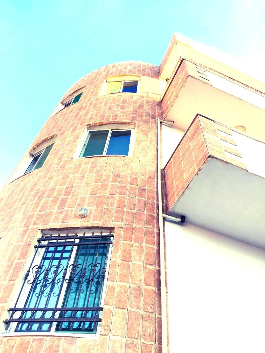 wonderful friends house - Housity