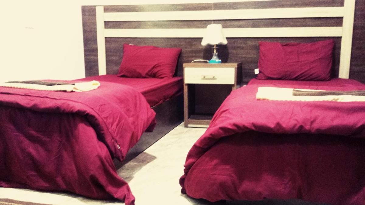 wonderful friends house - Housity