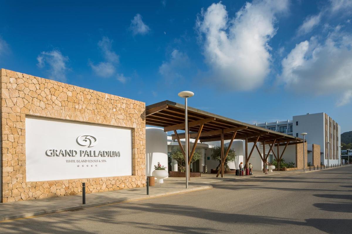 Imagen de la galería de Grand Palladium White Island Resort & Spa - All Inclusive, en Playa d'en Bossa