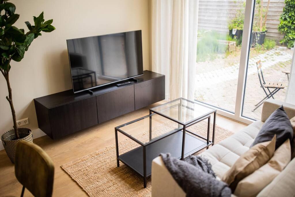 Classy Bedroom Serviced Apartment 54m2 -MST40C- - Housity
