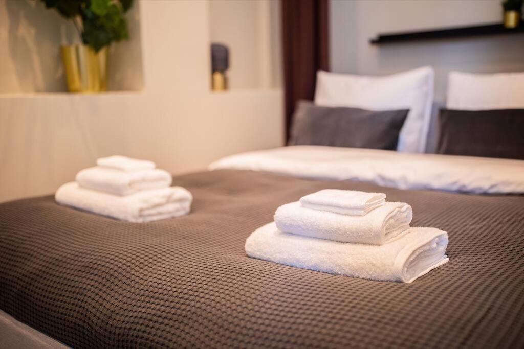 Classy Bedroom Serviced Apartment 54m2 -MST40C- - Housity