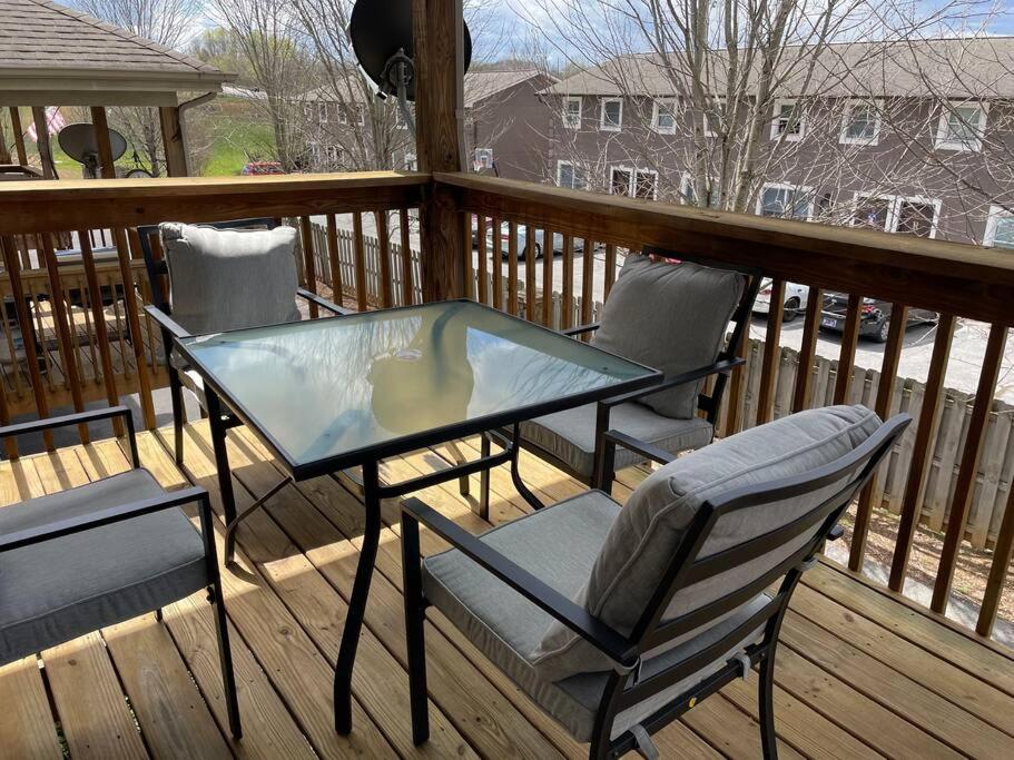 Suitetrails - Quiet Cozy 1 Bed 1 Bath with King Bed Free Parking
