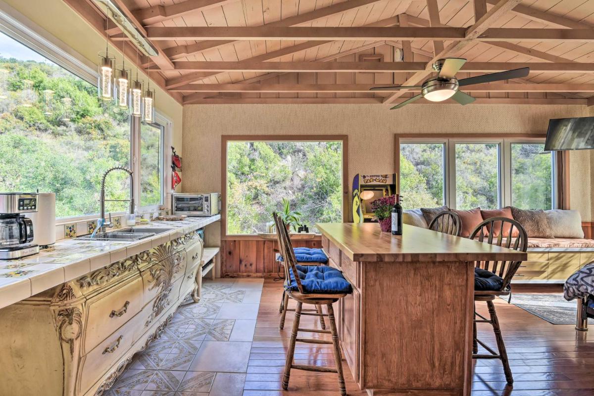 Topanga Studio with Hot Tub, Creek and Mtn Views! - Housity
