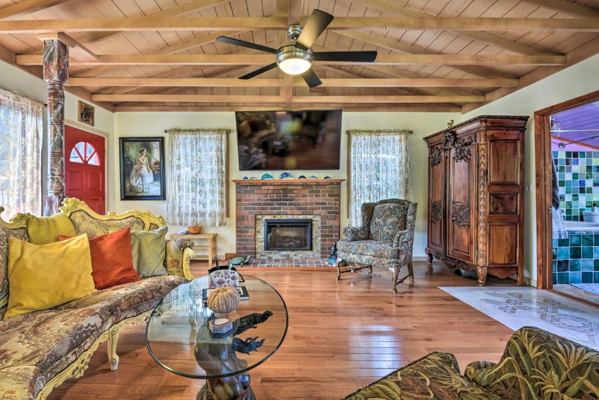 Topanga Studio with Hot Tub, Creek and Mtn Views! - Housity