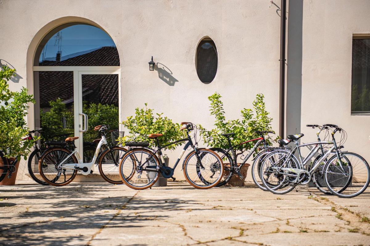 FORESTERIA LOMBARDA BED and BIKE CREMONA - Housity