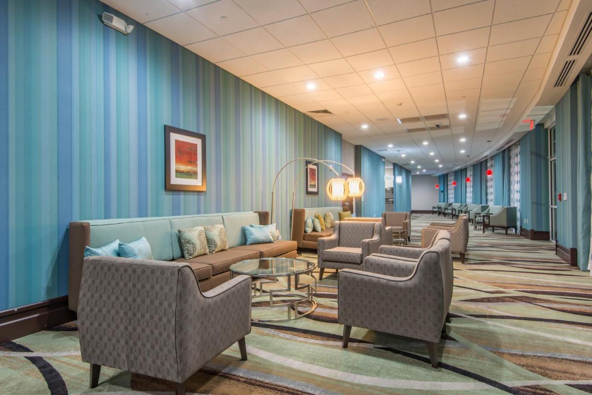 Holiday Inn Salina, an IHG Hotel - Housity