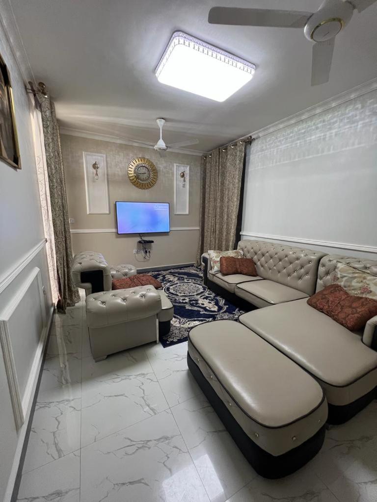 Green Light Apartments - Housity