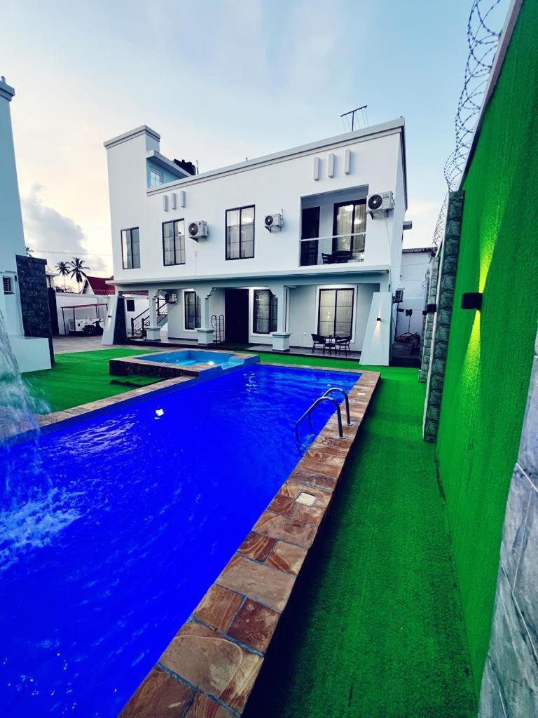 Green Light Apartments - Housity