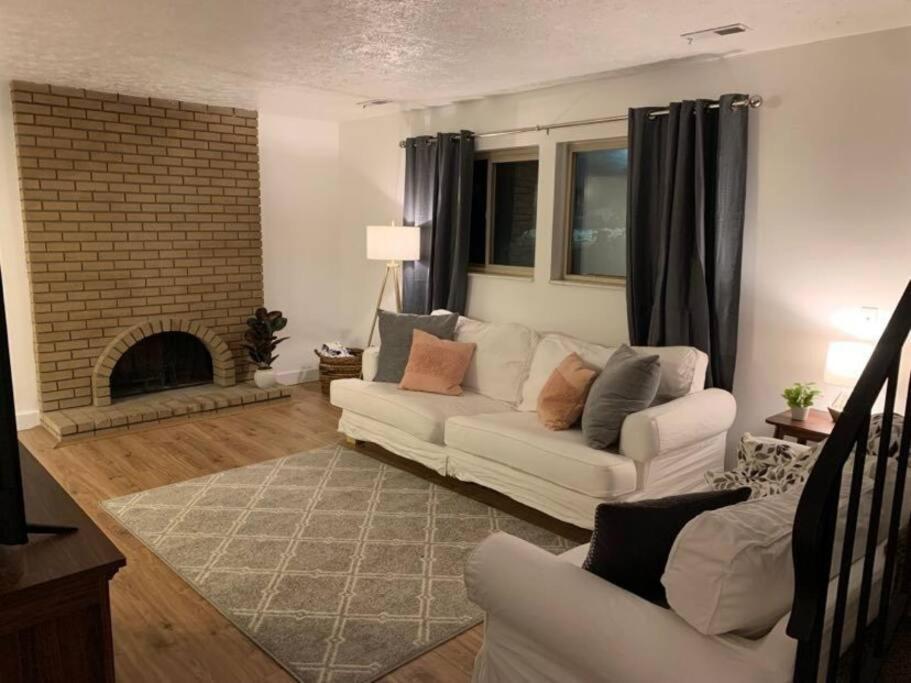 Comfy Duplex in the Heart of Salt Lake Valley - Housity