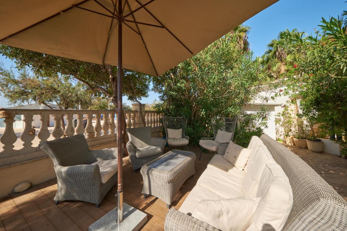 Un balcón o terraza de Hotel Ciutat Jardi