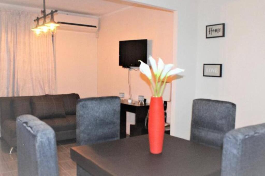 Casa Ofelia Rivera, estancias largas, 5 huéspedes - Housity