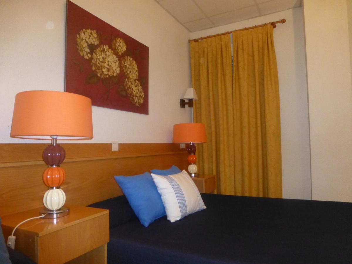 Hostal El Val - Housity