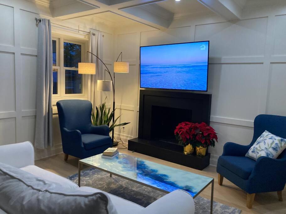 Sea-renity Beach Home, Shippan Point - Housity