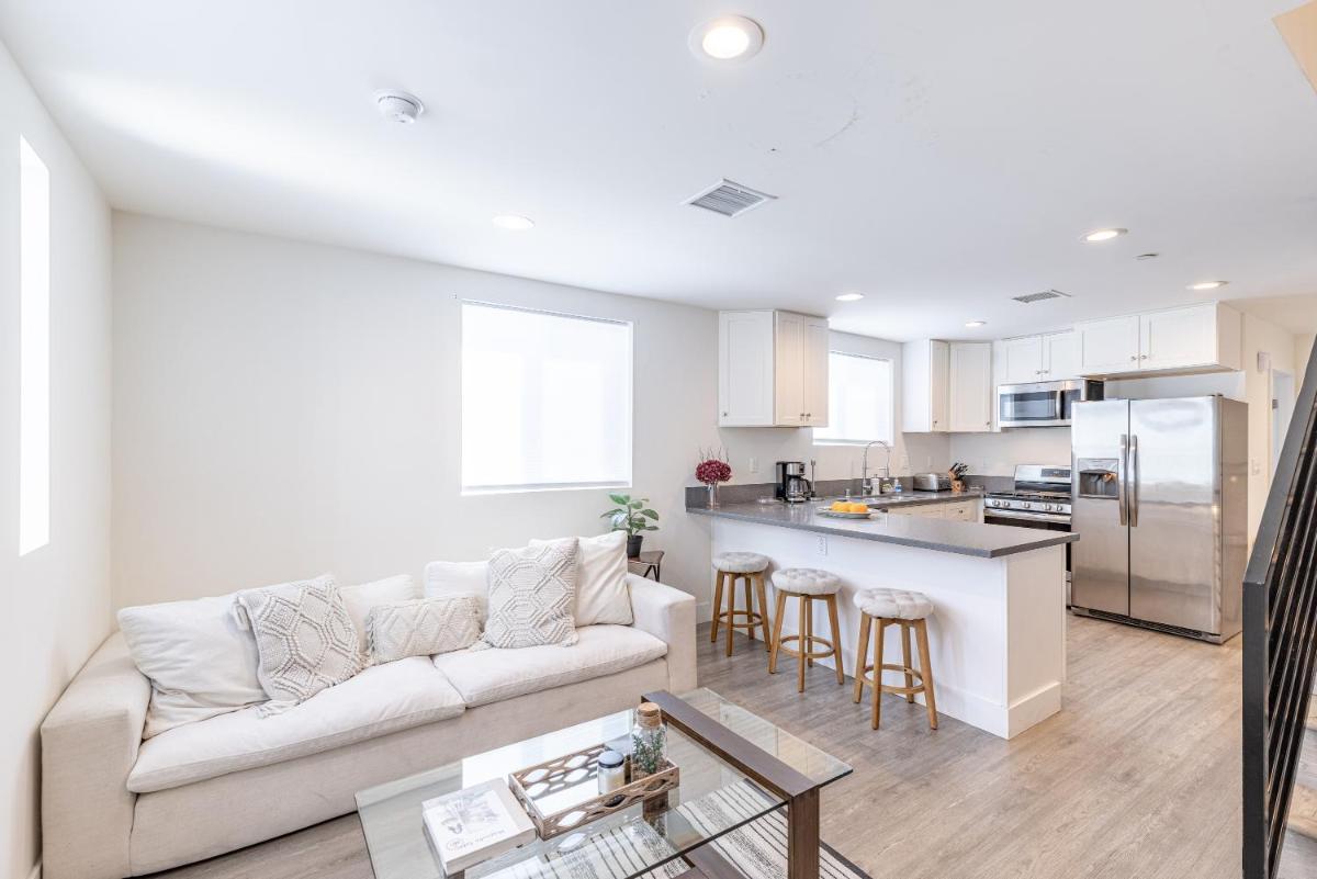 Spacious Family Home in Central Los Angeles - Housity