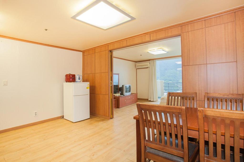 Bugok Ilsung Condo - Housity