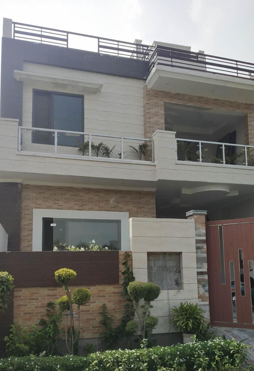 Pyramid Homestay - Housity