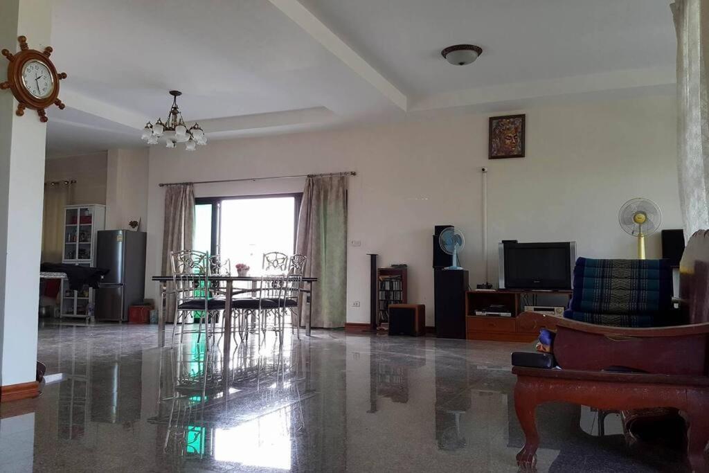 Bamboo hill chalet thiiphakbrryaakaaswillaasaitlyuorp - Housity