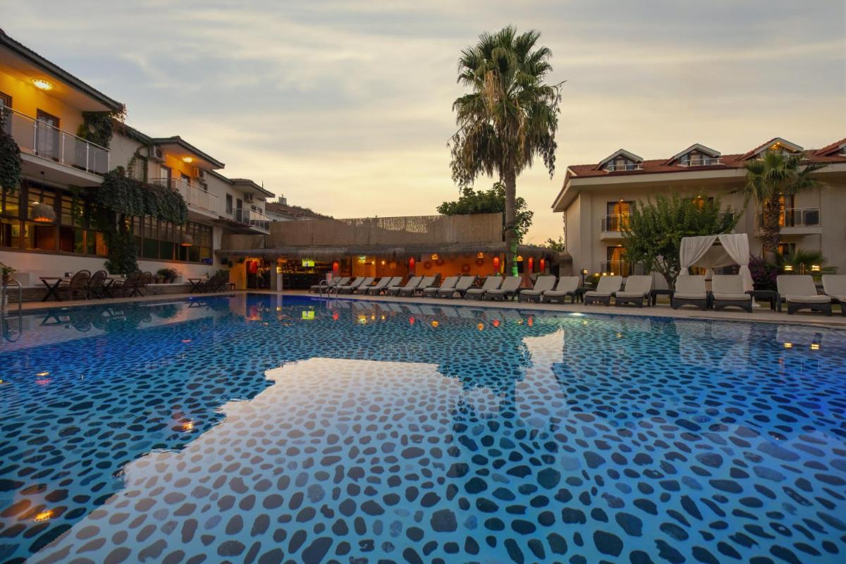 Han Deluxe Hotel - Housity