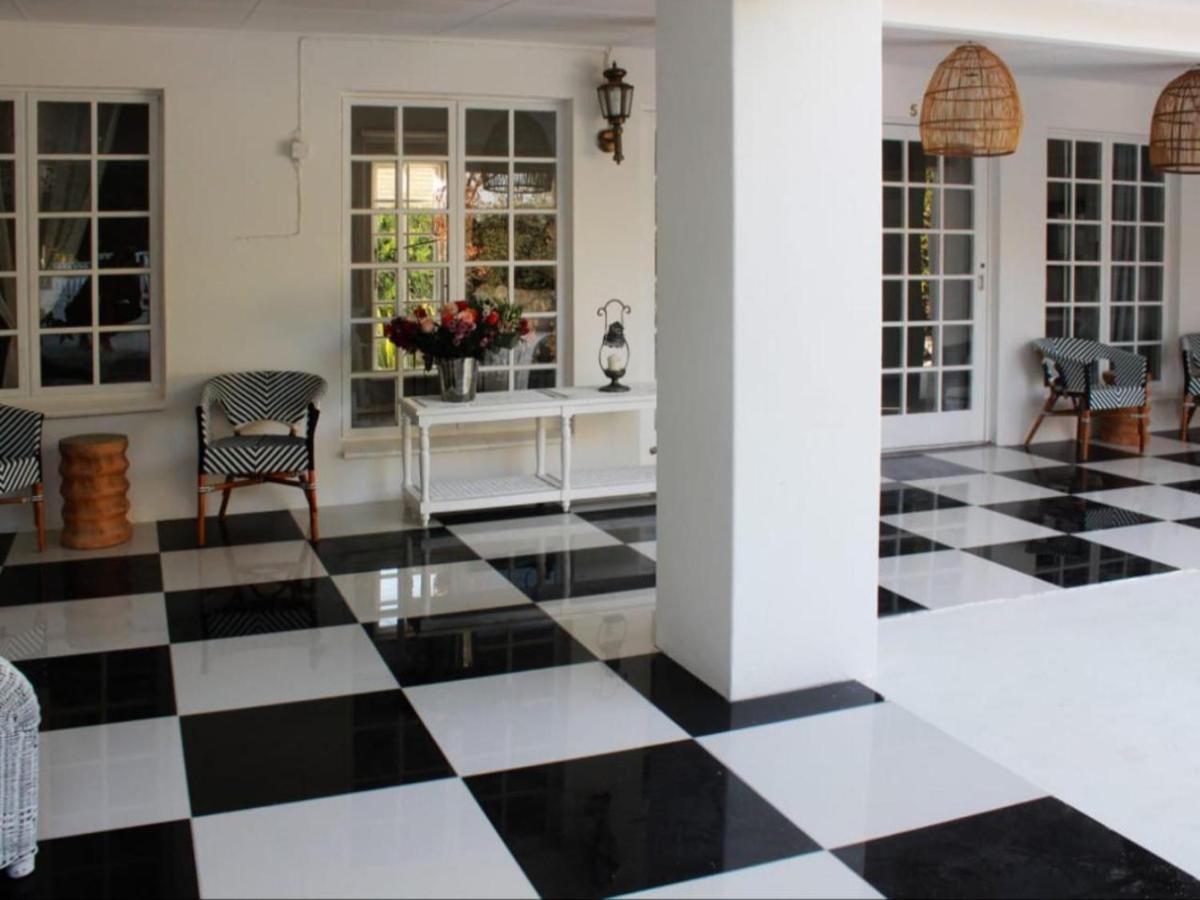 La Belle Guest House - Housity